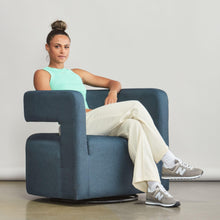 Load image into Gallery viewer, New Balance Women's 574 Core Sneaker, 5 Grey/White